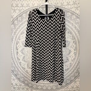Danillo Boutique Elegant Black and White Chevron Long Sleeve Dress